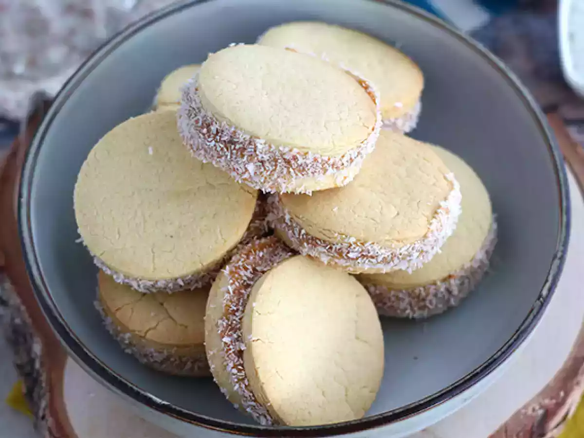 Alfajores - Argentinska mördegskakor med mjölksylt och kokos - foto 5
