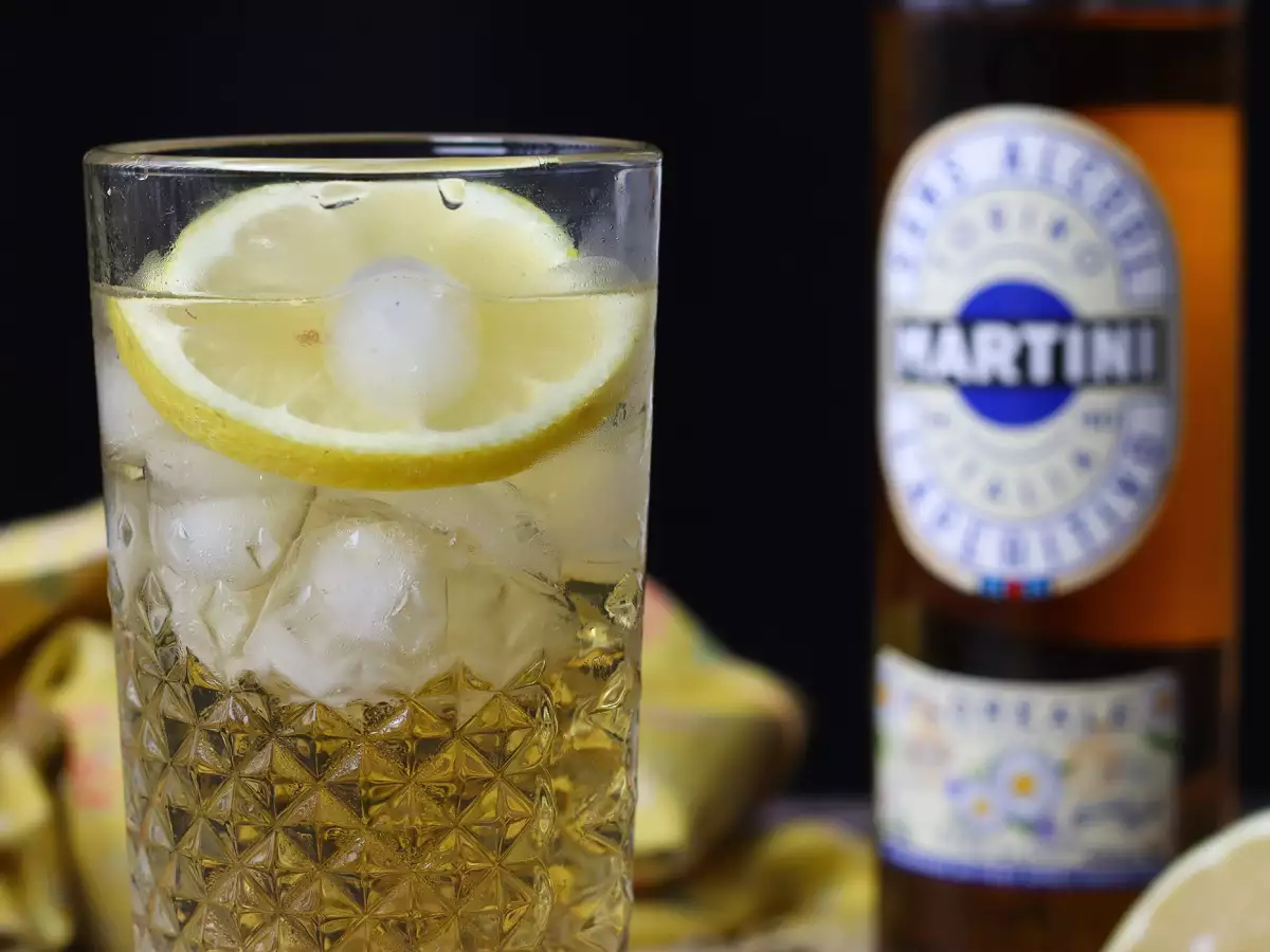 Alkoholfri Martini Spritz – en söt och blommig aperitif - foto 2