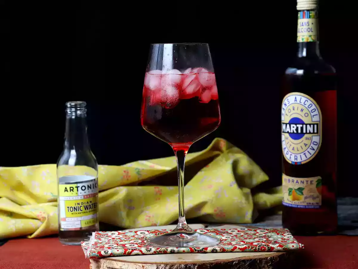 Alkoholfri Martini Tonic, den fräscha, fruktiga cocktailen!