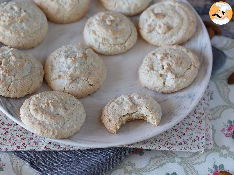 Amaretti, italienska mandelgodis som passar perfekt till kaffe!
