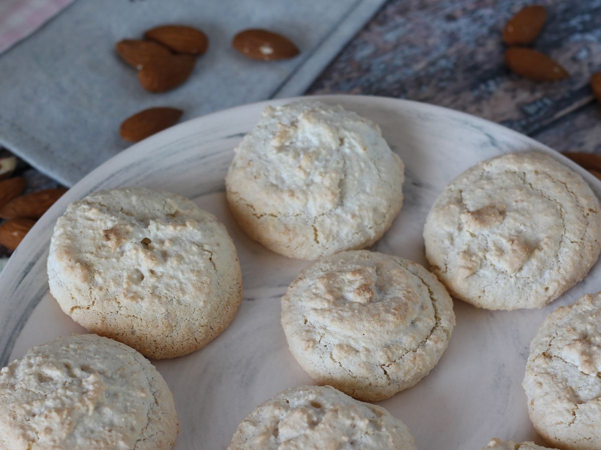 Amaretti, italienska mandelgodis som passar perfekt till kaffe! - foto 3