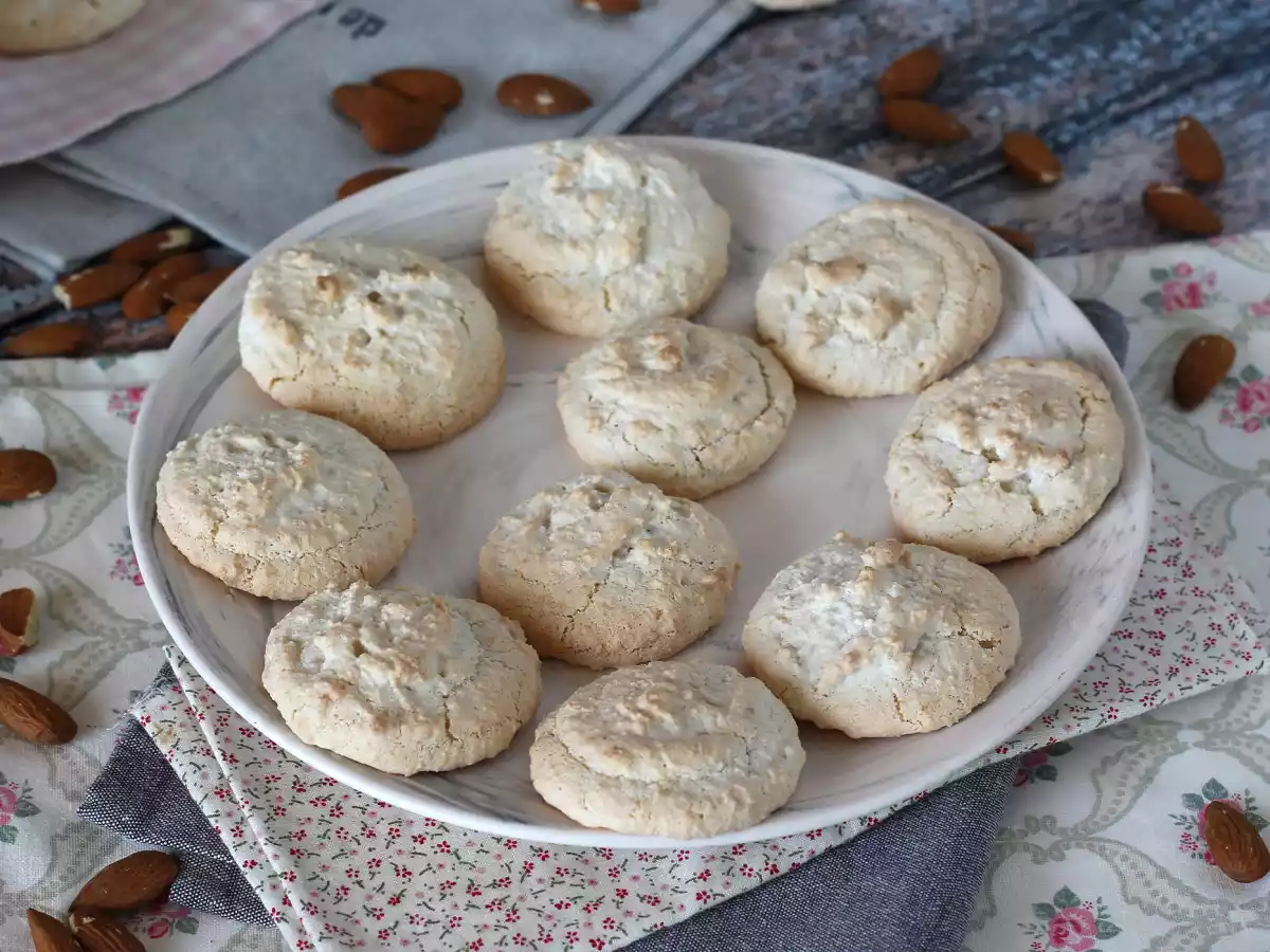 Amaretti, italienska mandelgodis som passar perfekt till kaffe! - foto 4