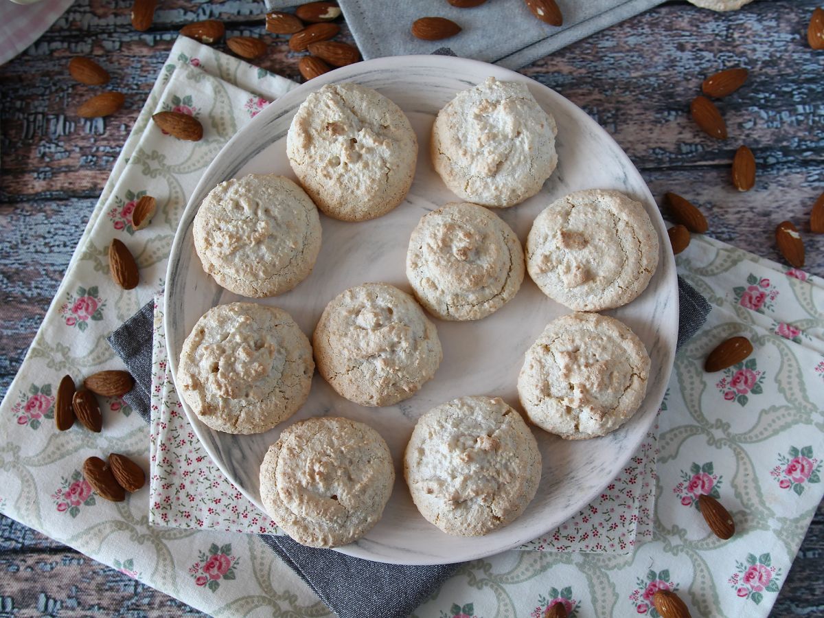 Amaretti, italienska mandelgodis som passar perfekt till kaffe! - foto 5