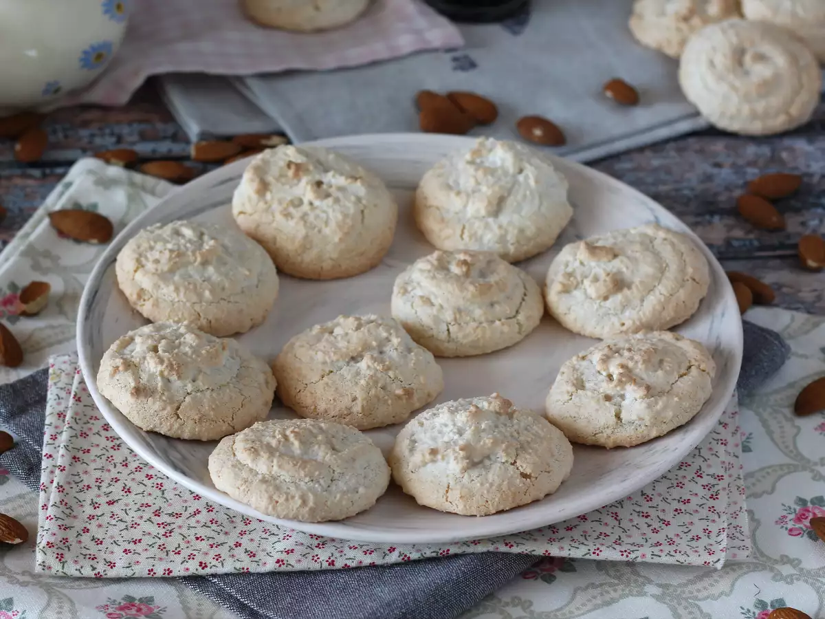 Amaretti – italienska mandelkakor som passar perfekt till kaffet! - foto 2
