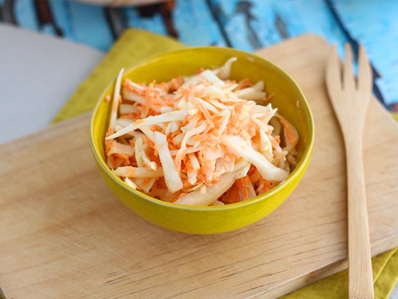 Amerikansk coleslaw (kål- och morotssallad)