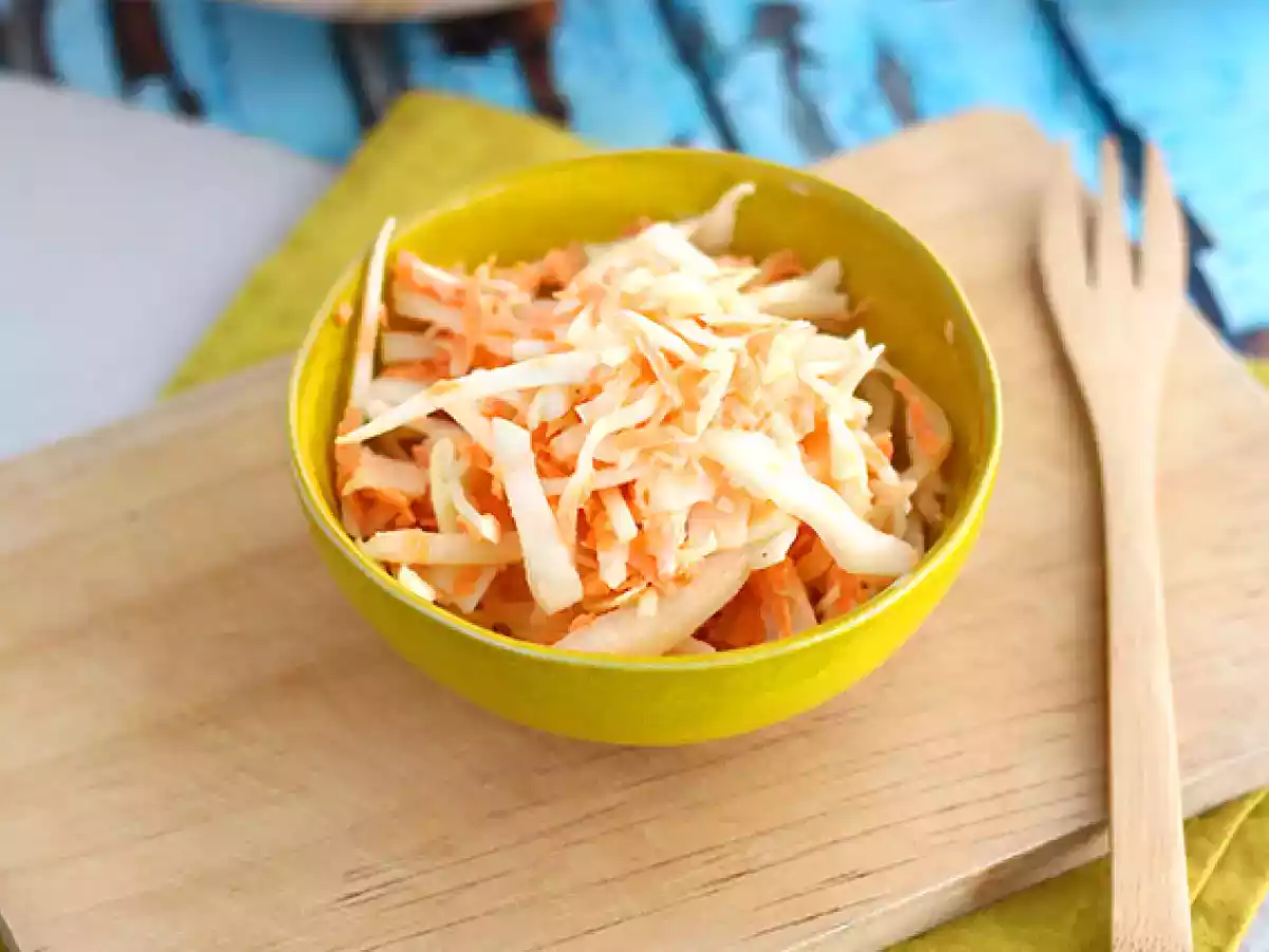 Amerikansk coleslaw (kål- och morotssallad)