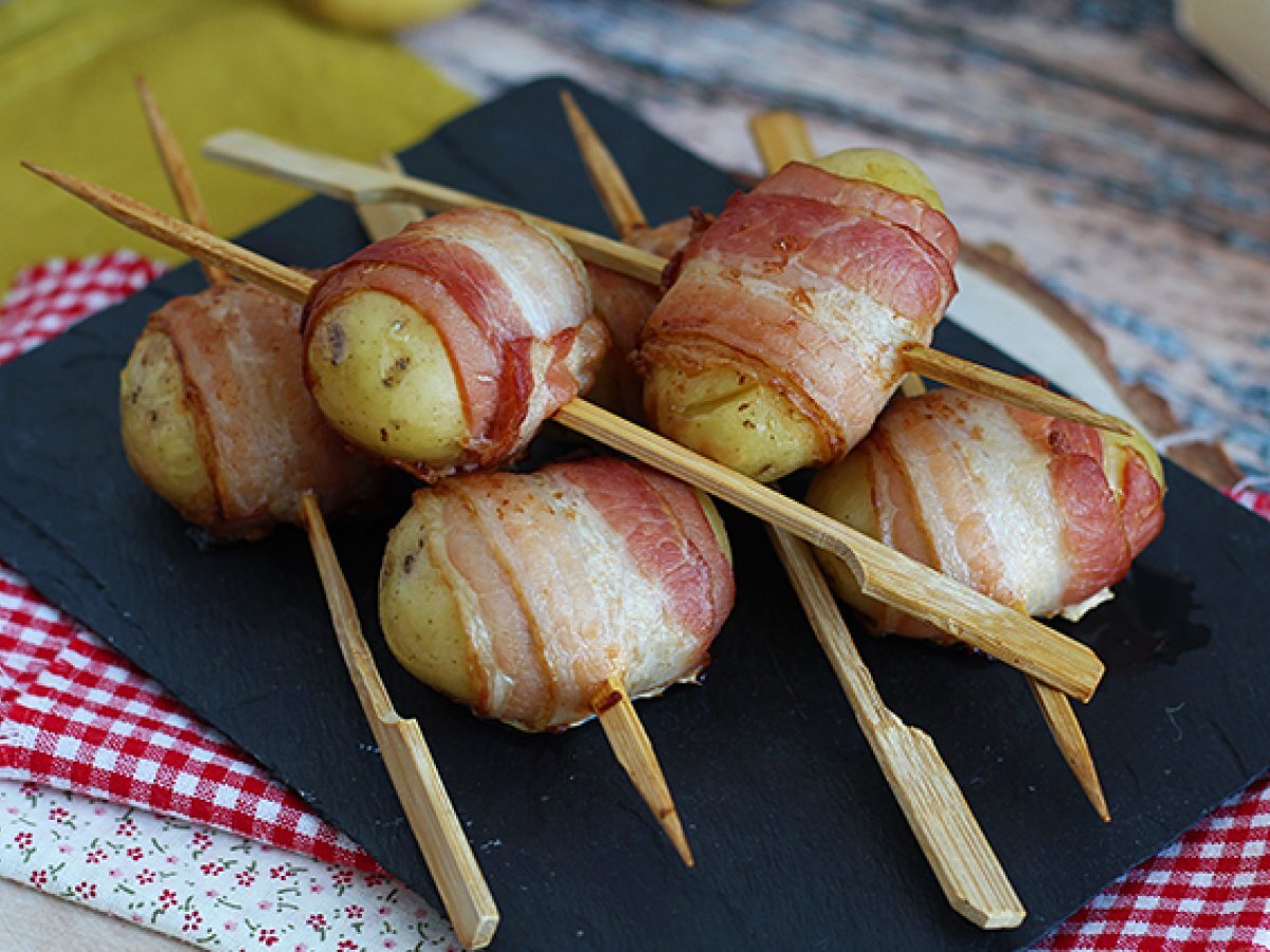 Aperitifspett med potatis och rökt bacon