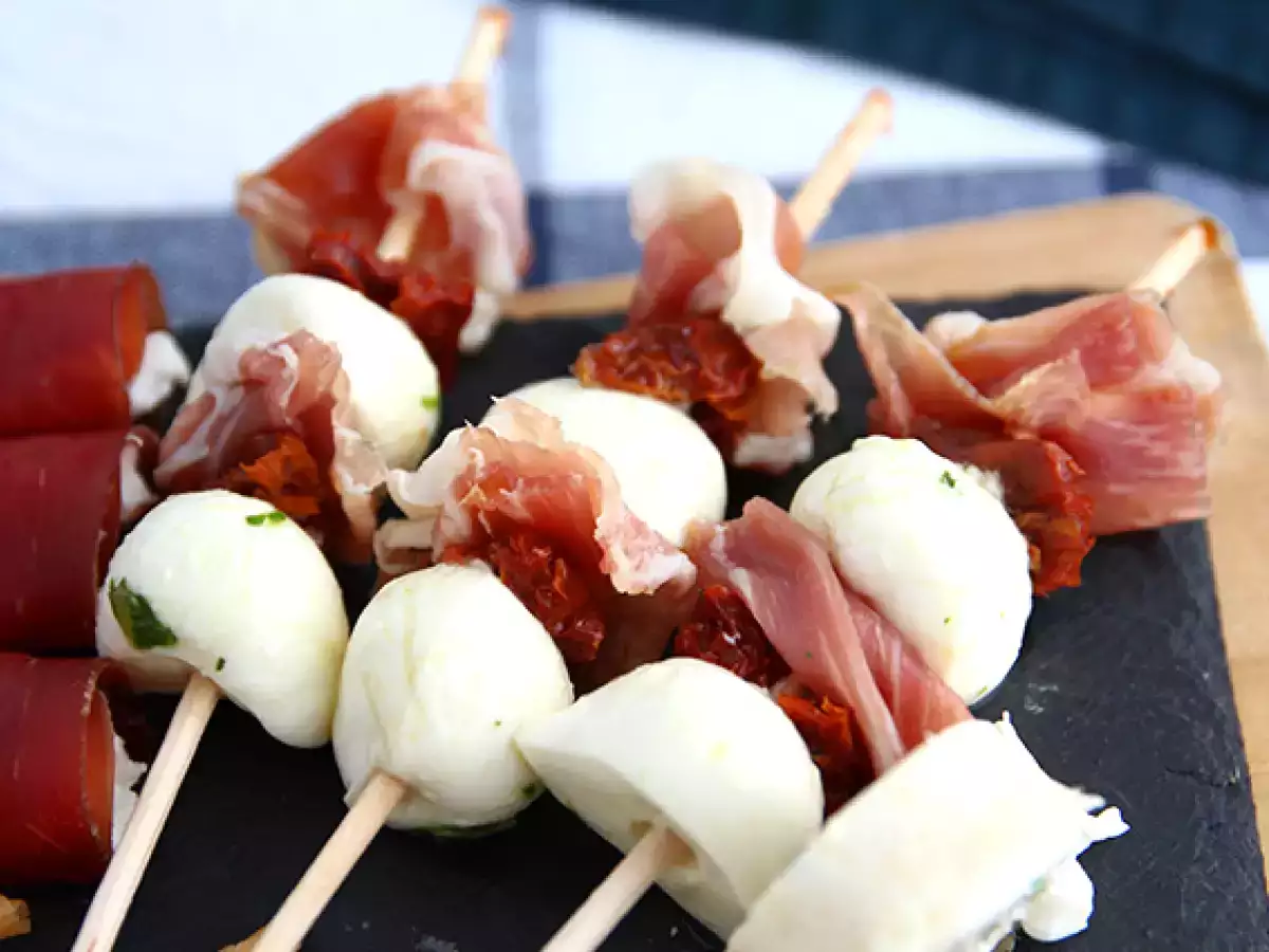 Aptitretarspett med mozzarella, lufttorkad skinka och soltorkade tomater - foto 2