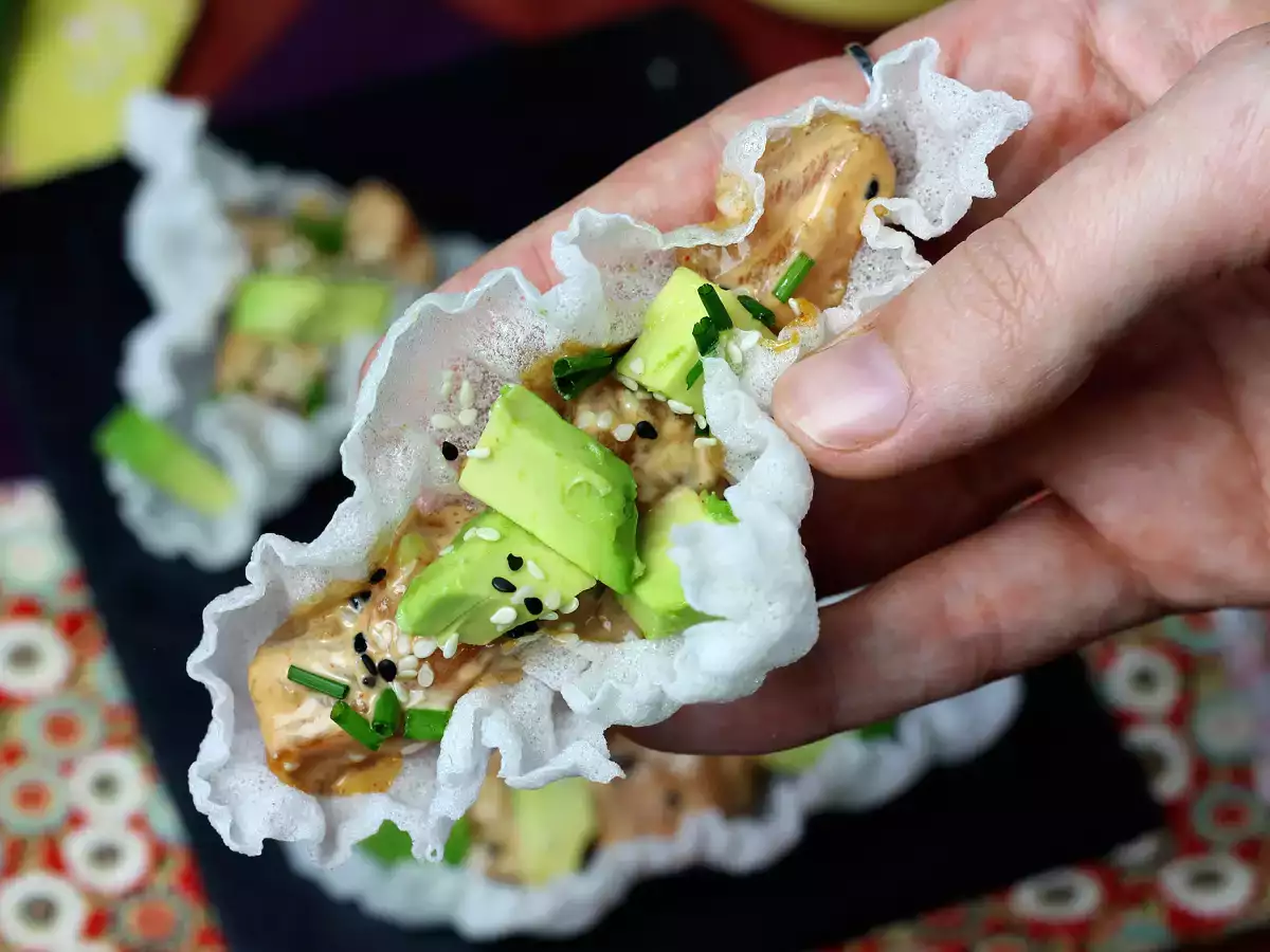 Asiatiska tacos: laxtartar i rischips - foto 2