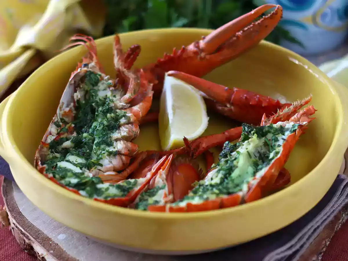 Bakad hummer med persilja och citron: enkelhet och elegans vid bordet. - foto 2