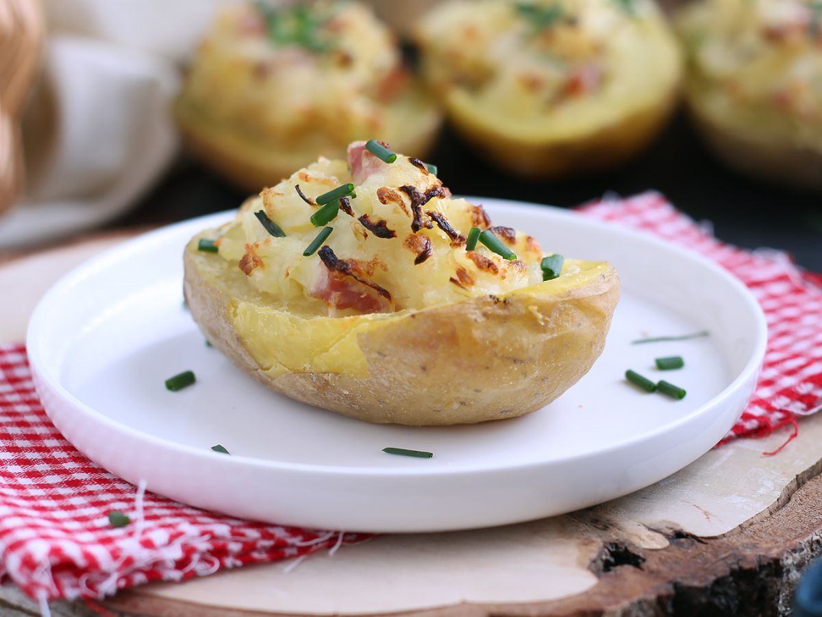 Bakad potatis fylld med bacon och ost - foto 3