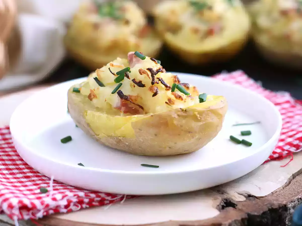Bakad potatis fylld med bacon och ost - foto 3