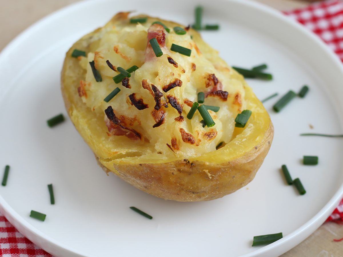Bakad potatis fylld med bacon och ost - foto 4