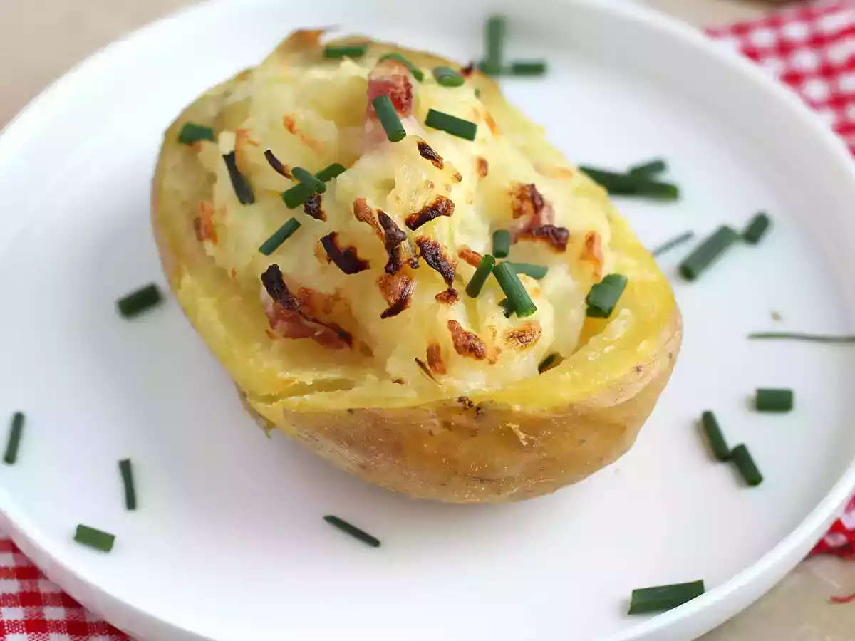 Bakad potatis fylld med bacon och ost - foto 4