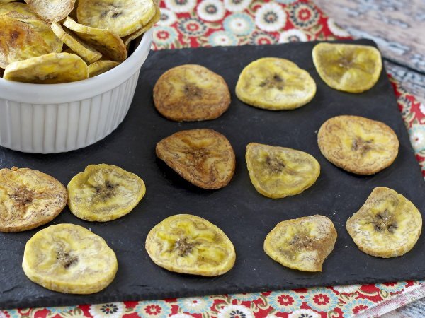 Bakade bananchips i ugnen