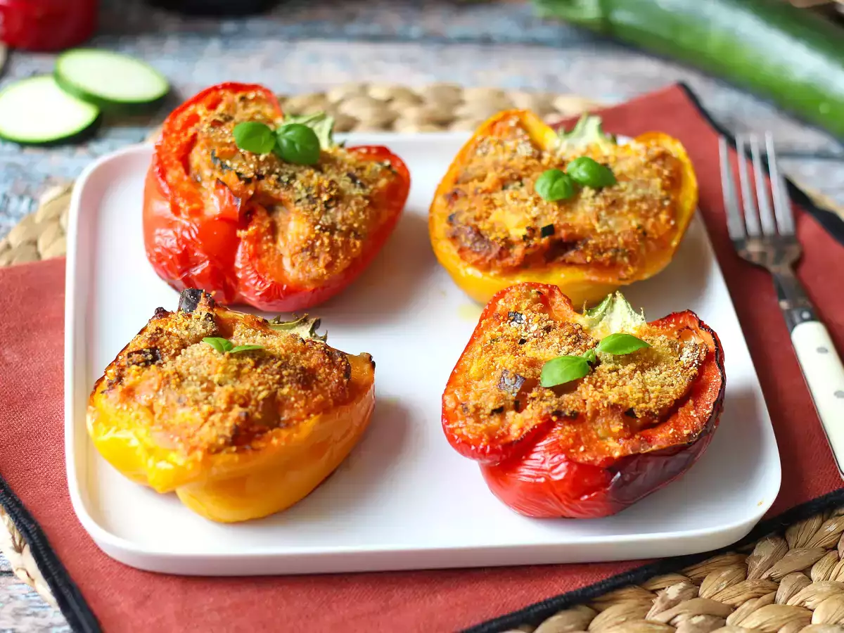 Bakade vegetariska fyllda paprikor: det enkla och välsmakande receptet med grönsaker och mozzarellaost - foto 3