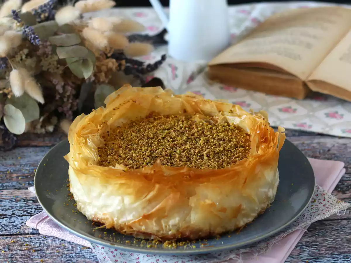 Baklava-liknande cheesecake med pistage, krispig och smältande