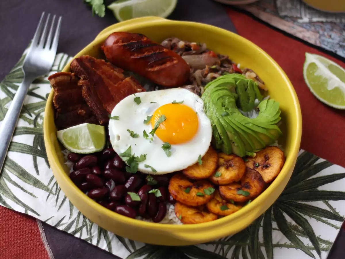 Bandeja Paisa – colombiansk maträtt full av smak och tradition - foto 3
