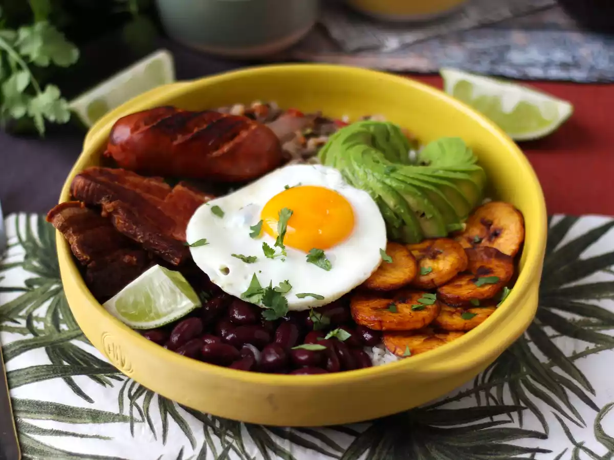 Bandeja Paisa, en colombiansk maträtt full av smak och tradition