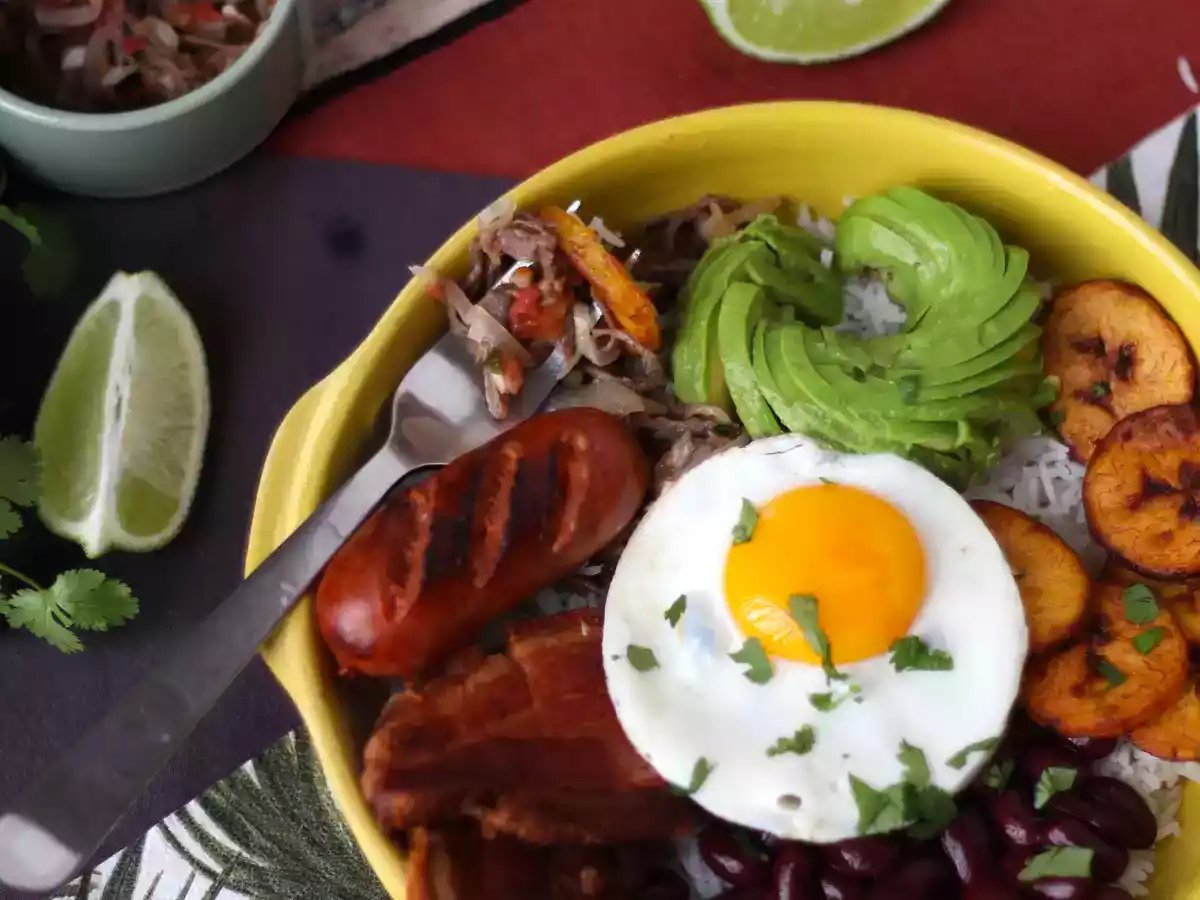 Bandeja Paisa, en colombiansk maträtt full av smak och tradition - foto 4
