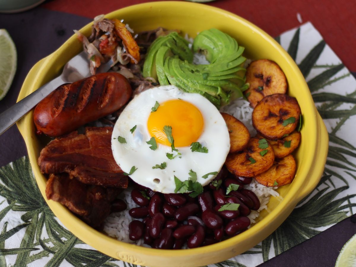 Bandeja Paisa, en colombiansk maträtt full av smak och tradition - foto 6