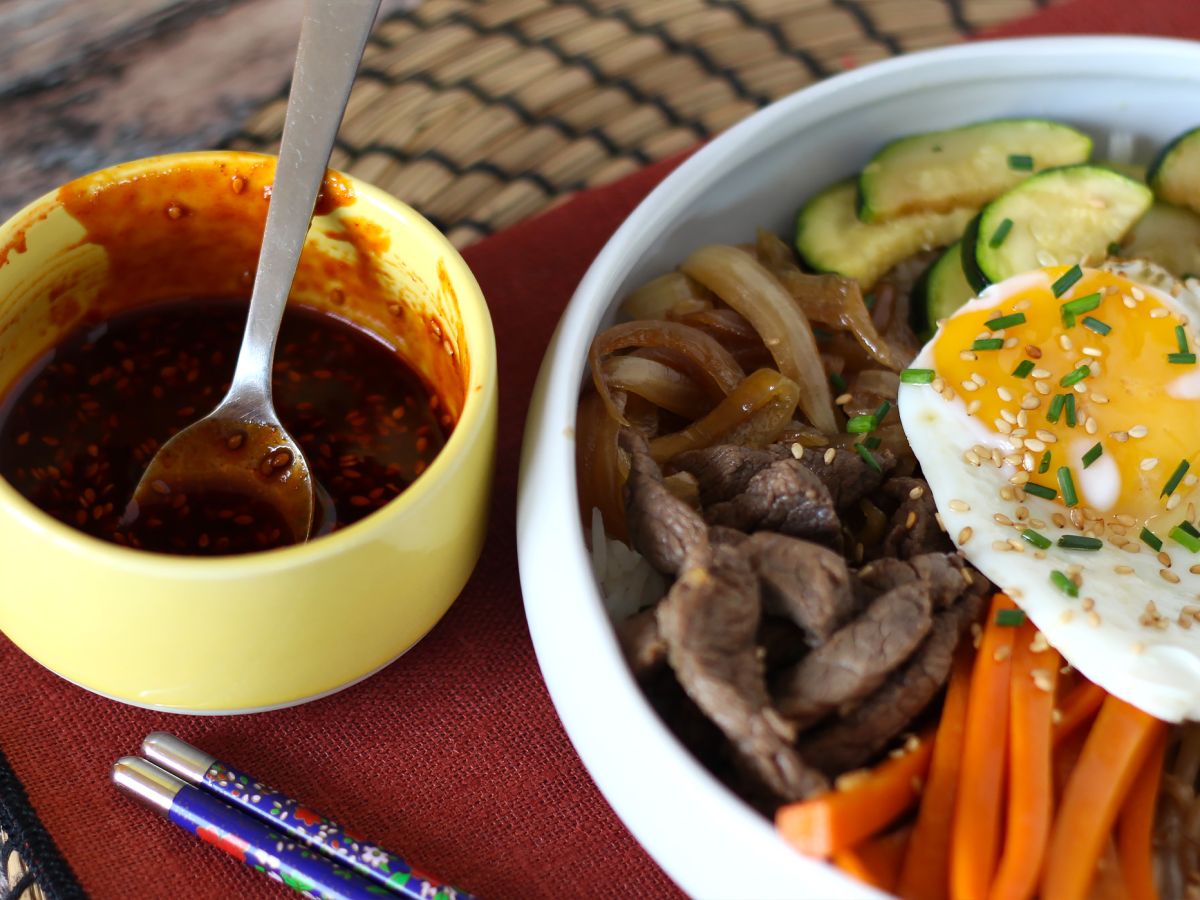 Bibimbap, den traditionella koreanska maträtten - foto 5