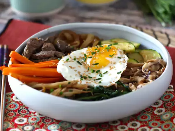 Recept Bibimbap – traditionell koreansk rätt