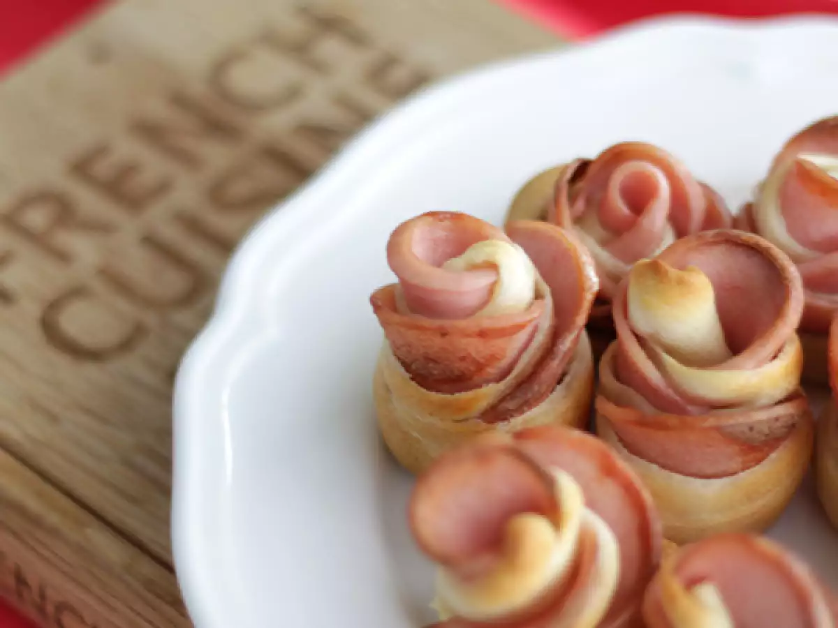 Blomformade tilltugg med pizzadeg och cervelat - foto 4