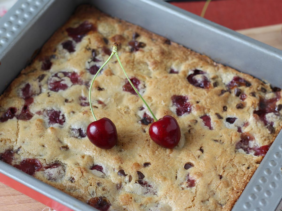 Blondie med körsbär och choklad, den perfekta krispiga och smältande kakan - foto 8