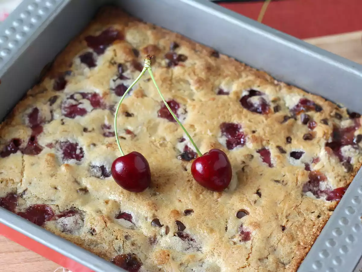 Blondie med körsbär och choklad, den perfekta krispiga och smältande kakan - foto 8