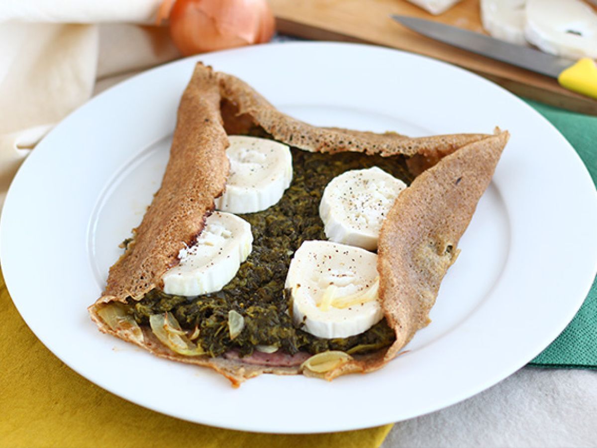 Bovetepannkaka med spenat, skinka och getost