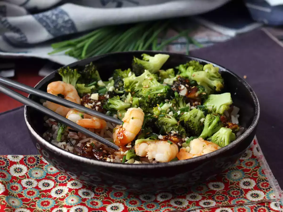 Broccoli och räkor i en kryddig koreansk sås - en enkel, balanserad och kryddig måltid - foto 3