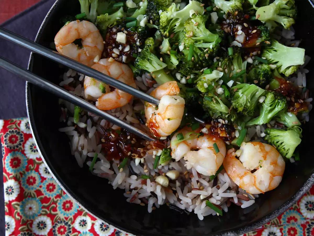 Broccoli och räkor i koreansk chilisås – en enkel, balanserad och smakrik måltid - foto 6