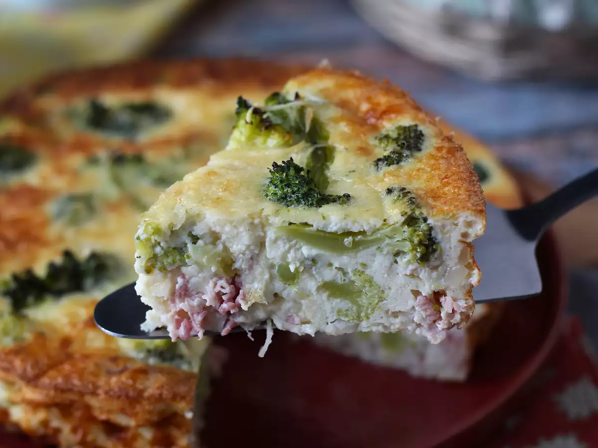 Broccolipaj utan pajskal med pancetta och cottage cheese - foto 5