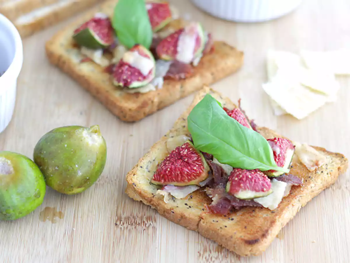 Bruschetta med fikon, parmesan och parmaskinka