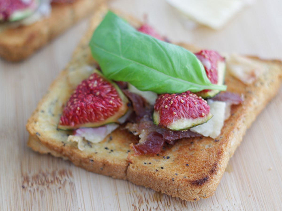 Bruschetta med fikon, parmesan och parmaskinka - foto 2