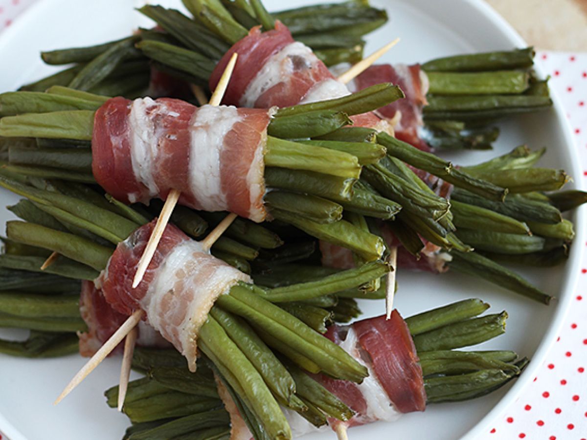 Buntar av gröna bönor och rökt bacon - foto 2