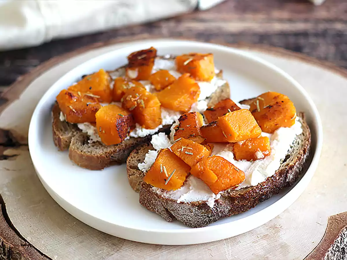 Butternut ricotta och äggsmörgåsar