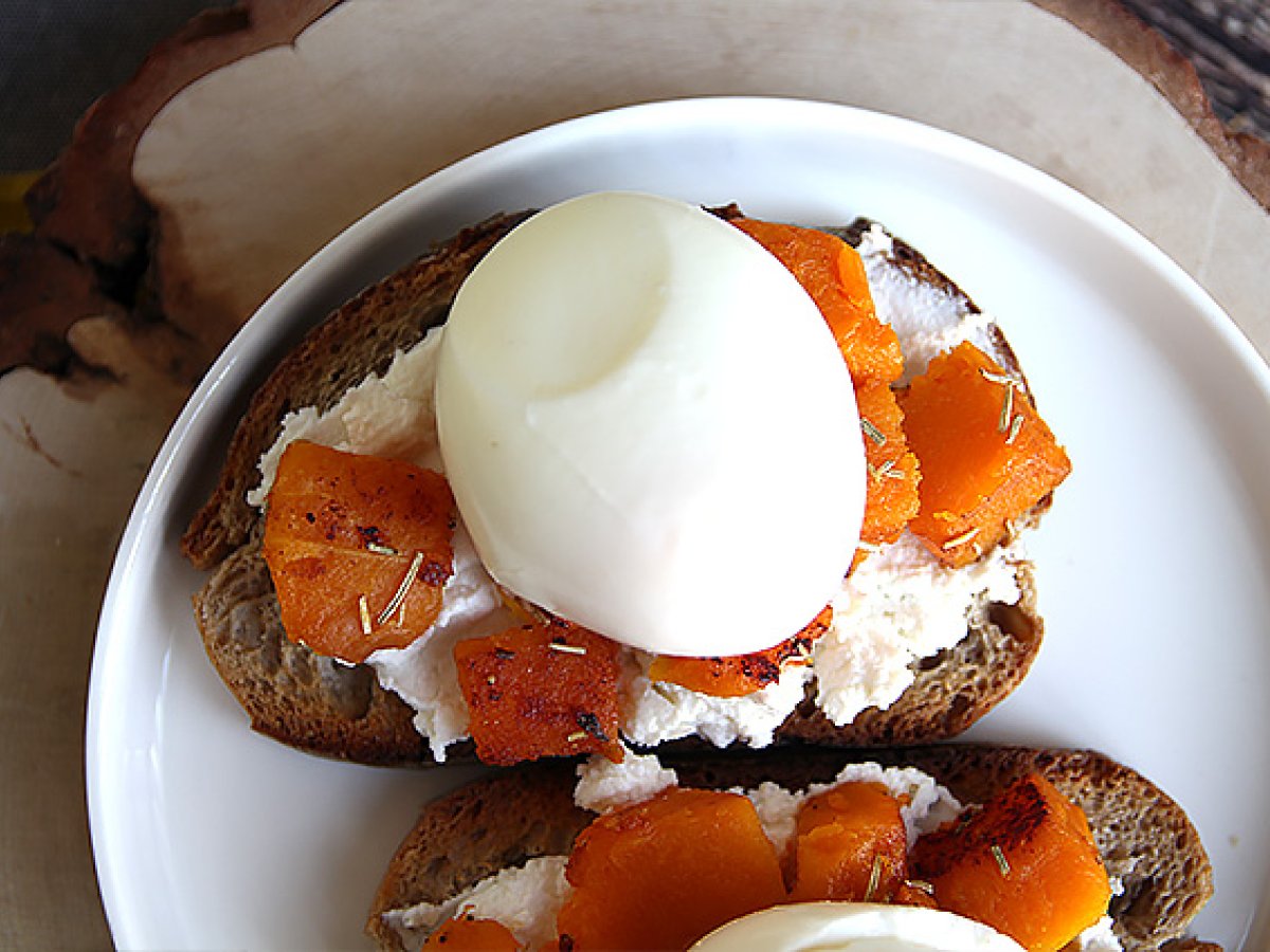 Butternut ricotta och äggsmörgåsar - foto 3