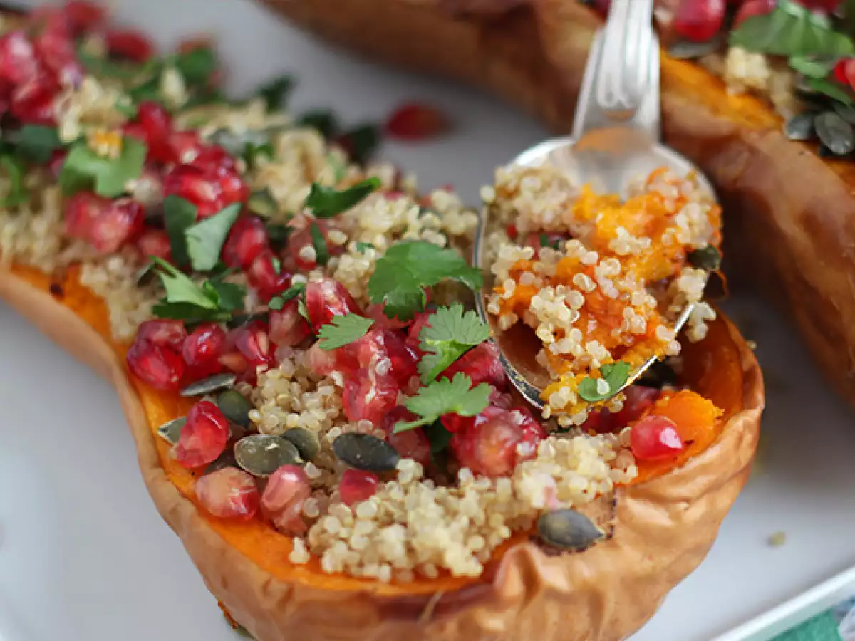 Butternutpumpa fylld med quinoa och granatäpple - foto 4