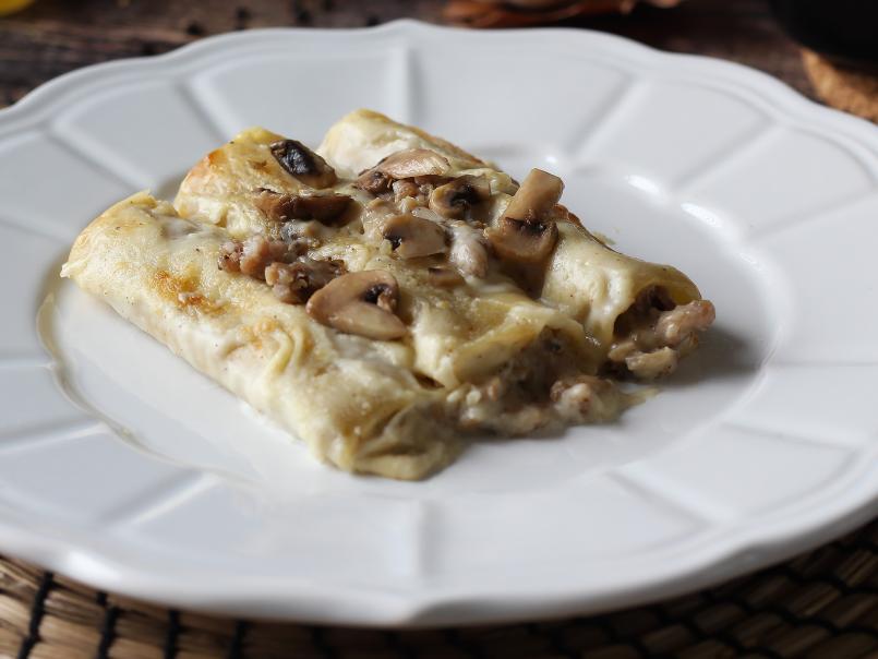Cannelloni med svamp och korv: en rik och välsmakande huvudrätt