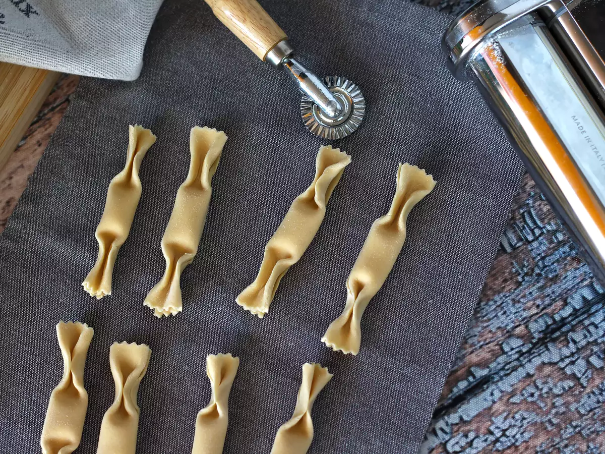 Caramelle – ravioli formade som godisbitar med pumpa- och ricottafyllning - foto 5