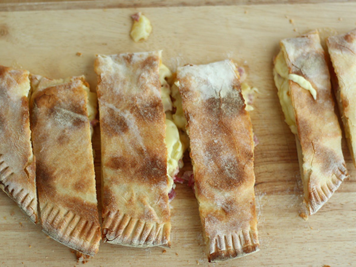 Chausson med raclette, den savoyardiska calzone - foto 2