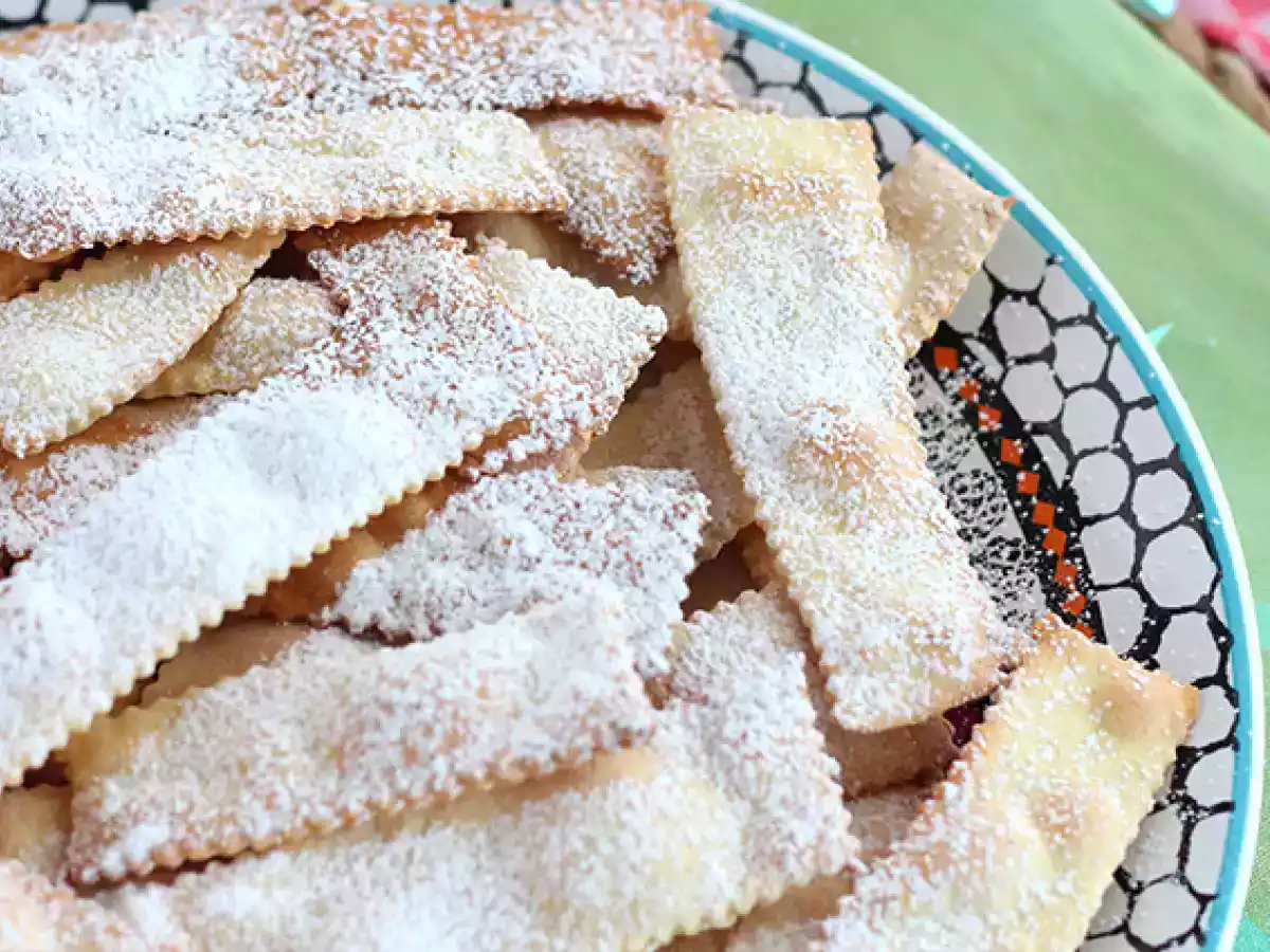 Chiacchiere di carnevale - Italienska bakade bugnes - foto 2