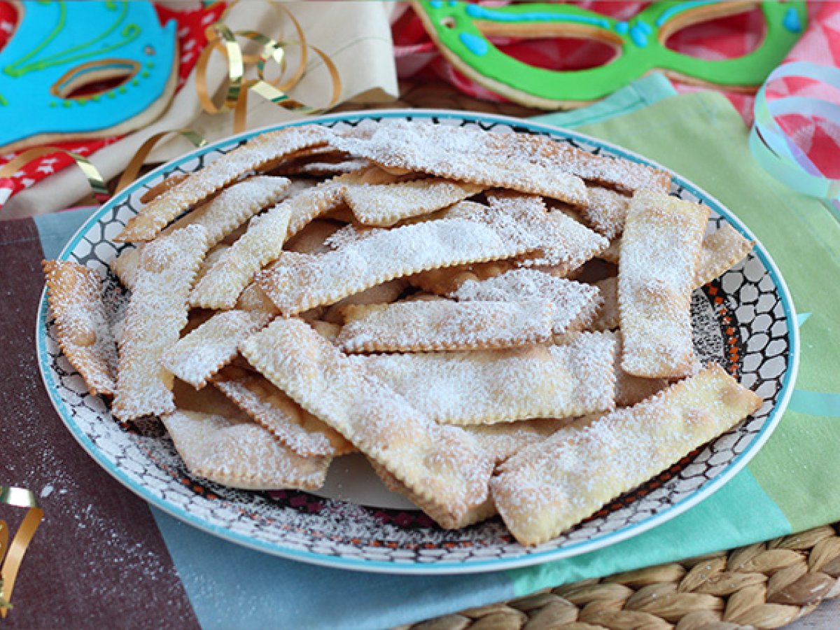Chiacchiere di carnevale - Italienska bakade bugnes - foto 3