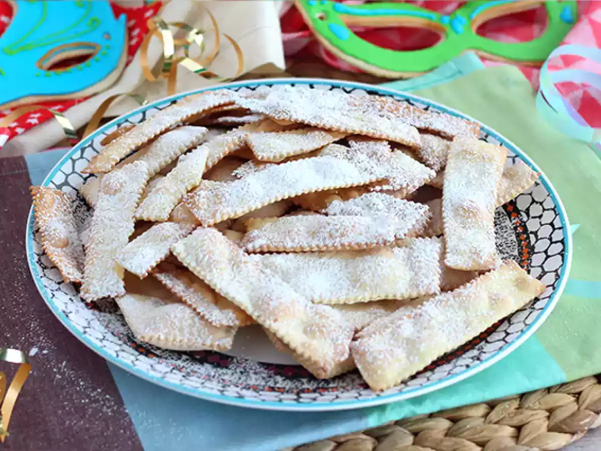 Chiacchiere di carnevale - Italienska bakade bugnes - foto 3