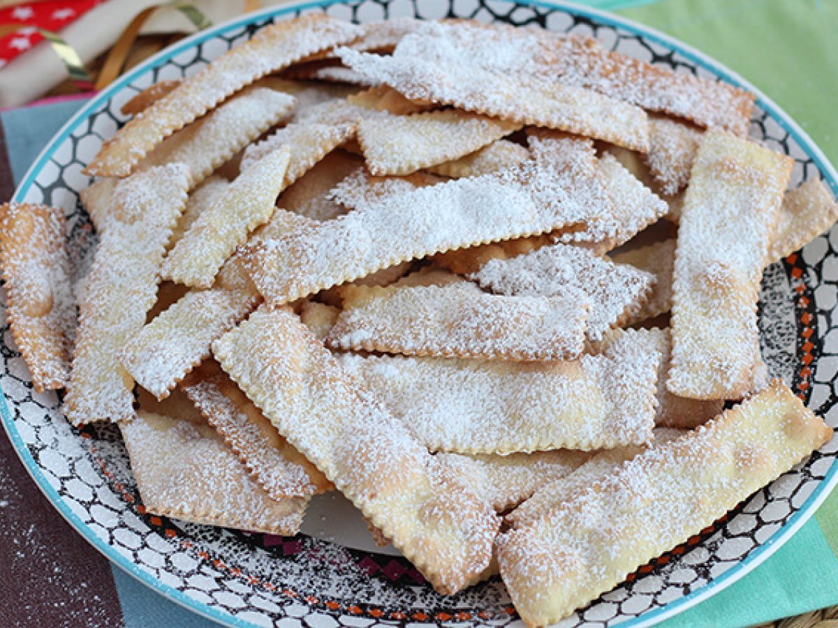 Chiacchiere di carnevale - Italienska bakade bugnes - foto 4