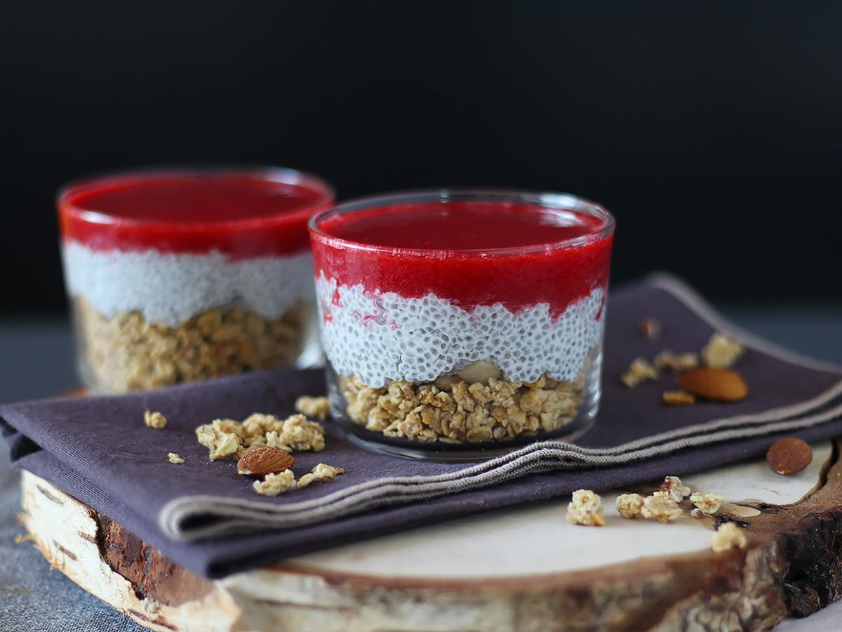 Chiapudding med kokosmjölk, hallon och granola - foto 4