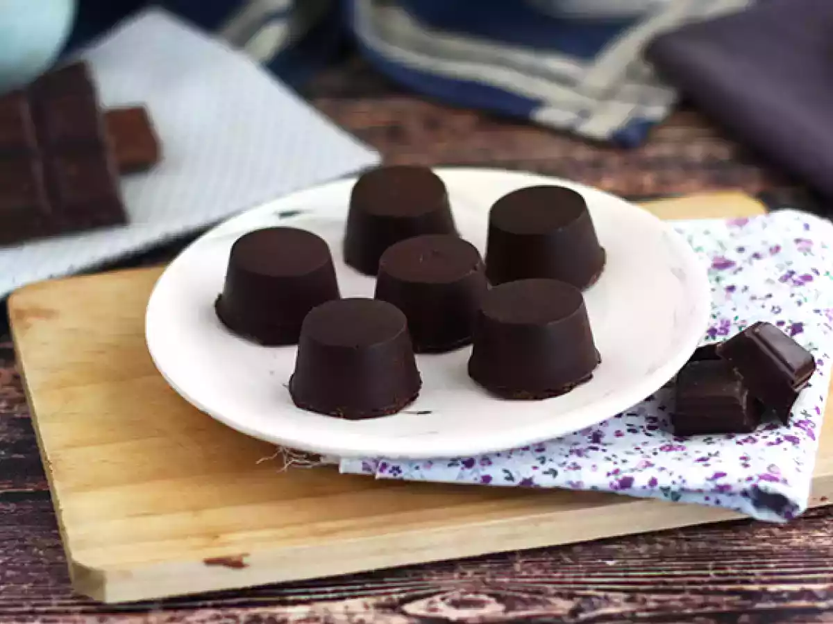 Choklad fylld med saltad smörkola och mandel - foto 3