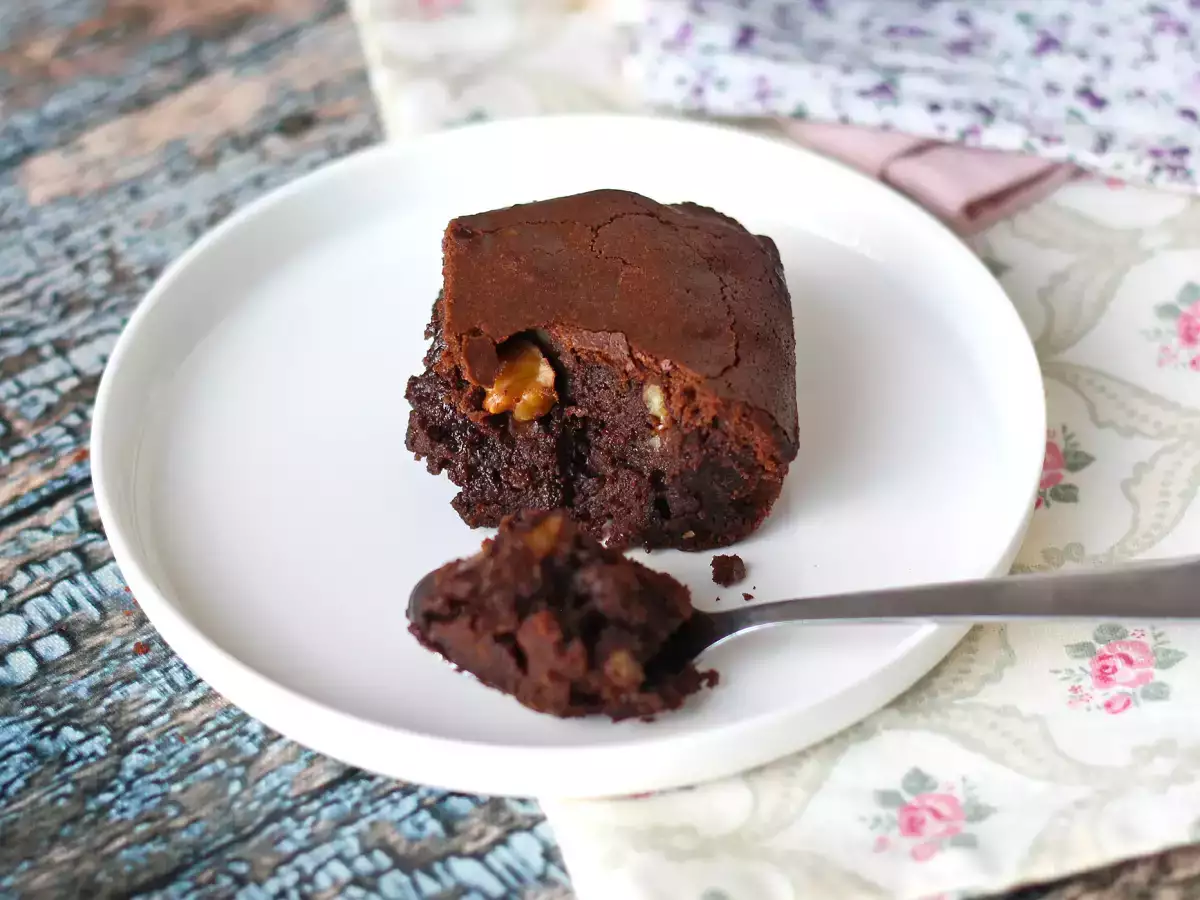 Choklad- och valnötsbrownie i luftfritösen - foto 2